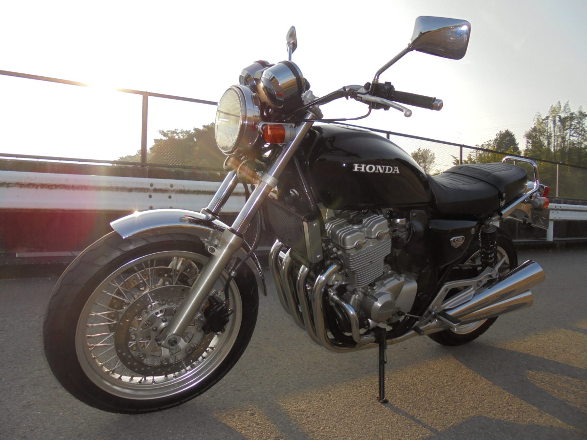 ♪ CB400four(NC36) 新品　純正 右エンジンカバー